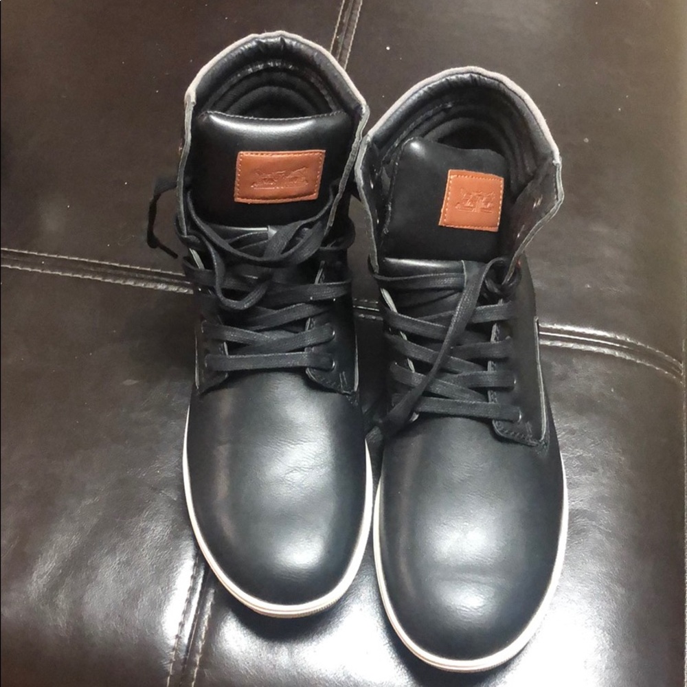 Levi’s men’s boots black